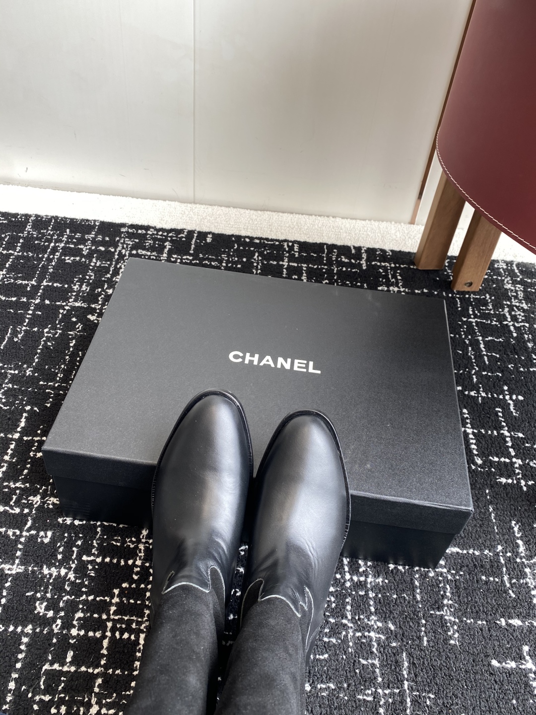 代购级Chanel 香奈儿25秋冬小香麂皮拼色一脚蹬骑士中靴高靴！复古风靴子西部牛仔靴！
独特的西部靴筒