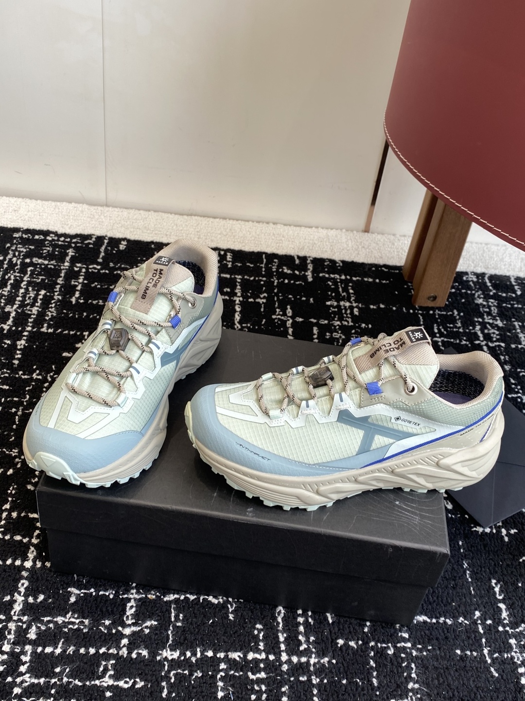代购级
凯乐石 KAILAS 山行2 GTX减震越野跑步鞋
本次 在设计上采用凌厉的山脊线条重