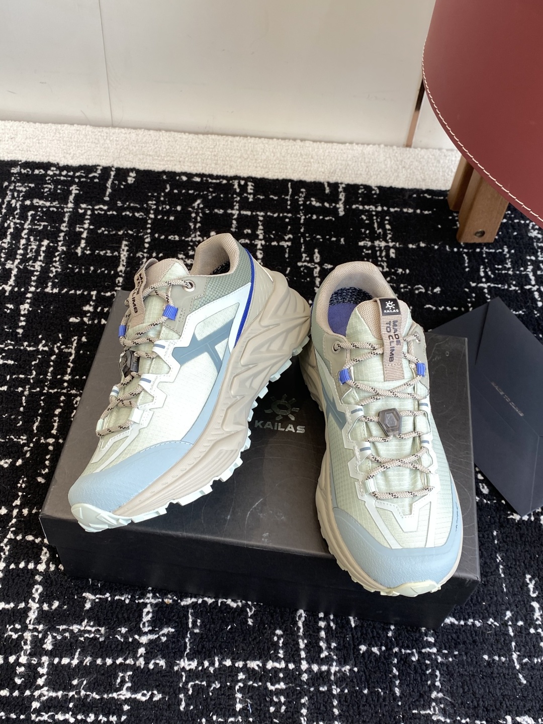 代购级
凯乐石 KAILAS 山行2 GTX减震越野跑步鞋
本次 在设计上采用凌厉的山脊线条重