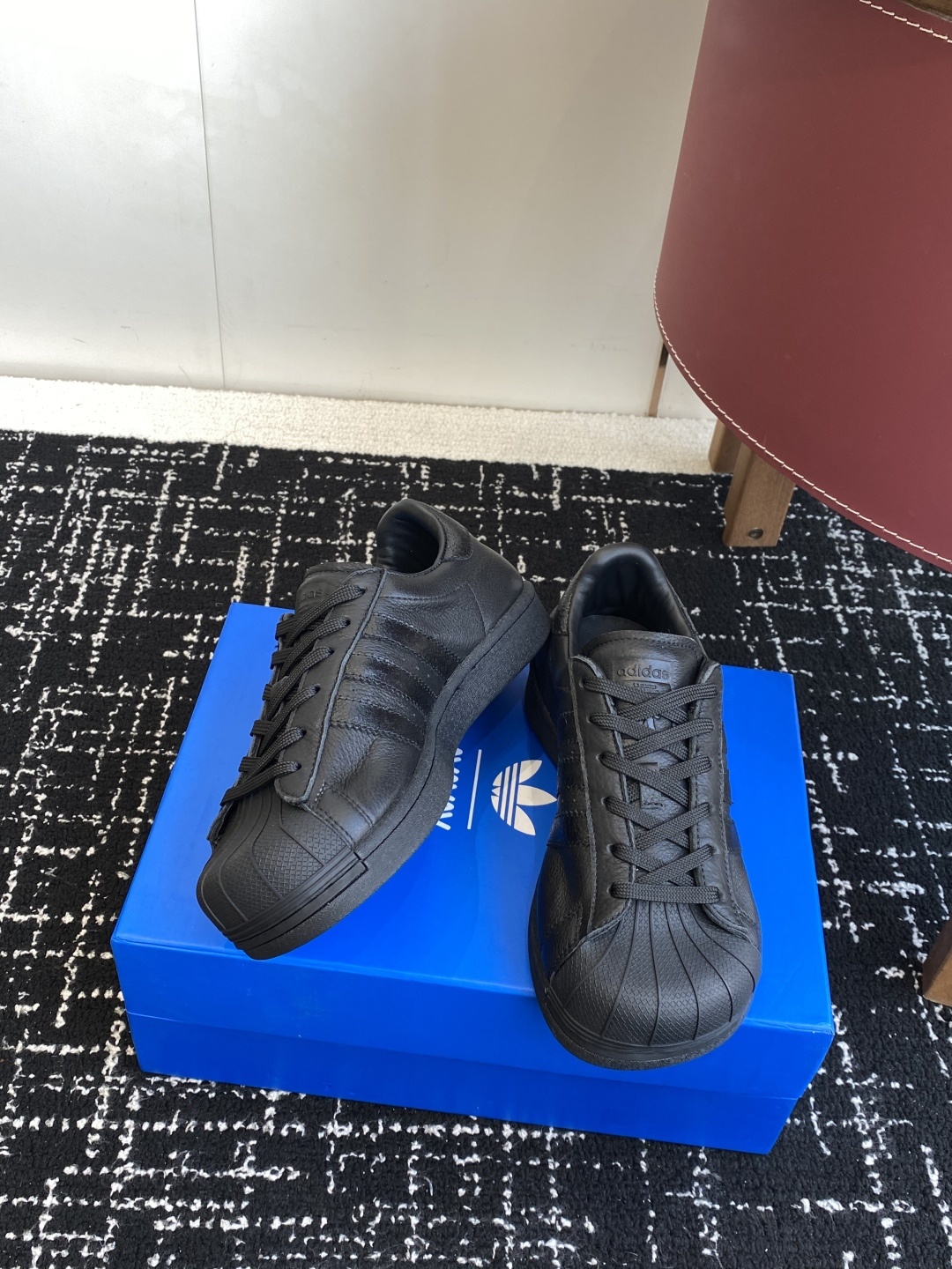 代购级
adidas 联名 avavav 25ss 贝壳头 滑板鞋
不同于上次联名,这次直接在贝壳头