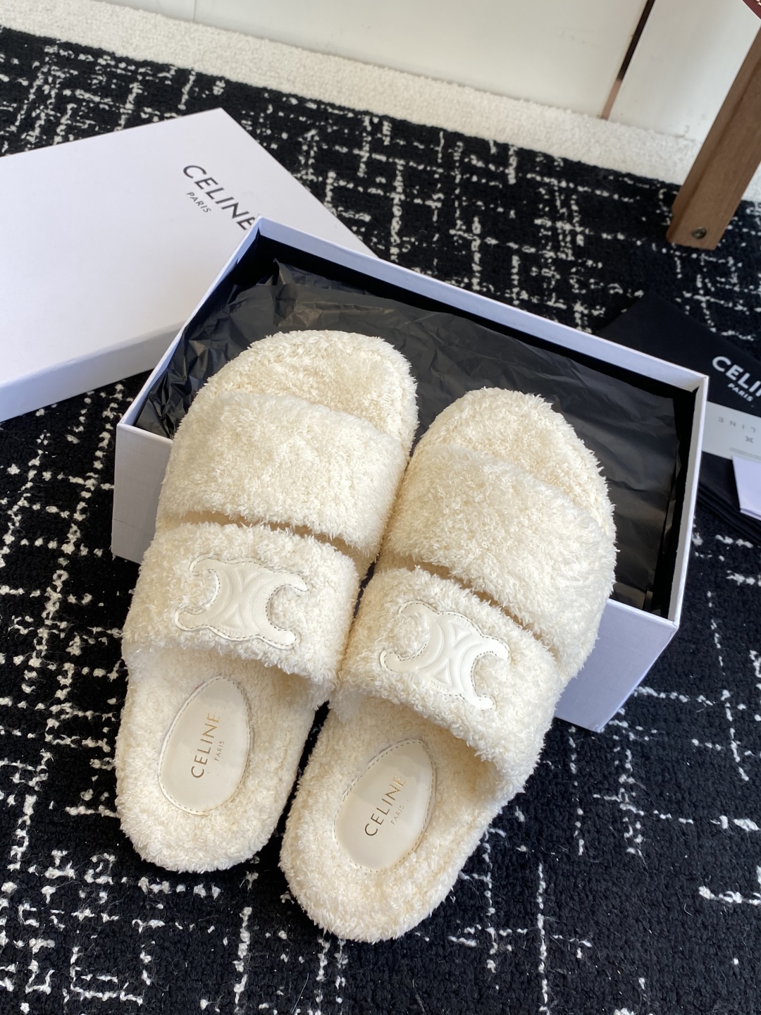 代购级
CELINE/塞琳 25ss 𝐧𝐞𝐰秋冬新品 一脚蹬羊毛拖鞋

这一季的赛琳又让我重新爱了它一次
