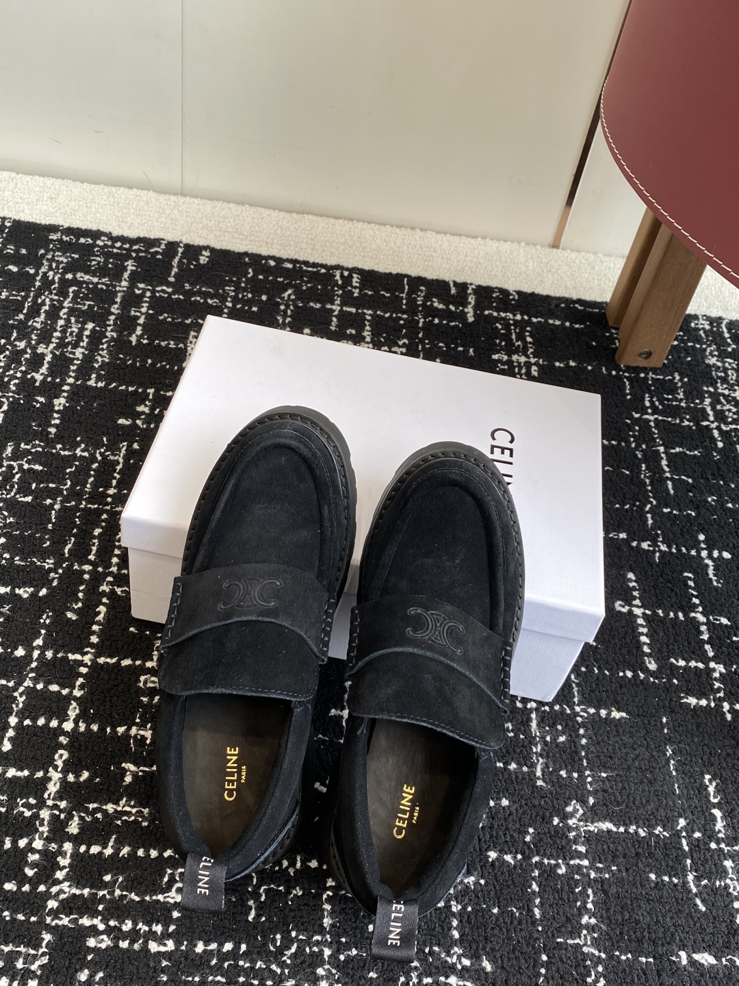 代购级
CELINE 25ss 思琳秋冬最新走秀款Lisa同款厚底乐福鞋 

好多明星网红上脚 无敌显瘦