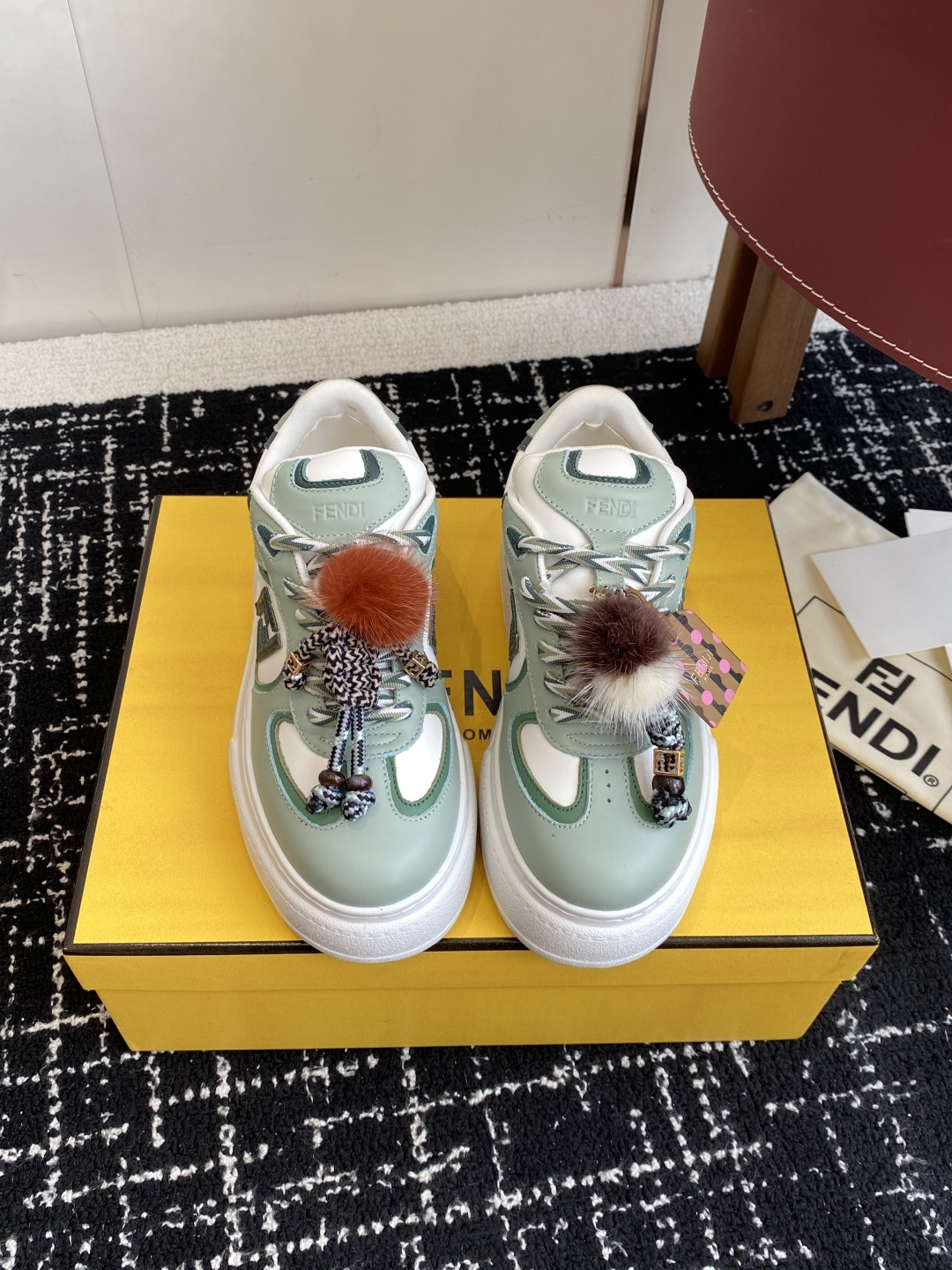代购级
Fendi芬迪 25ss 厚底match系列 休闲 运动鞋
原版购入开发 做货 设计师Kim