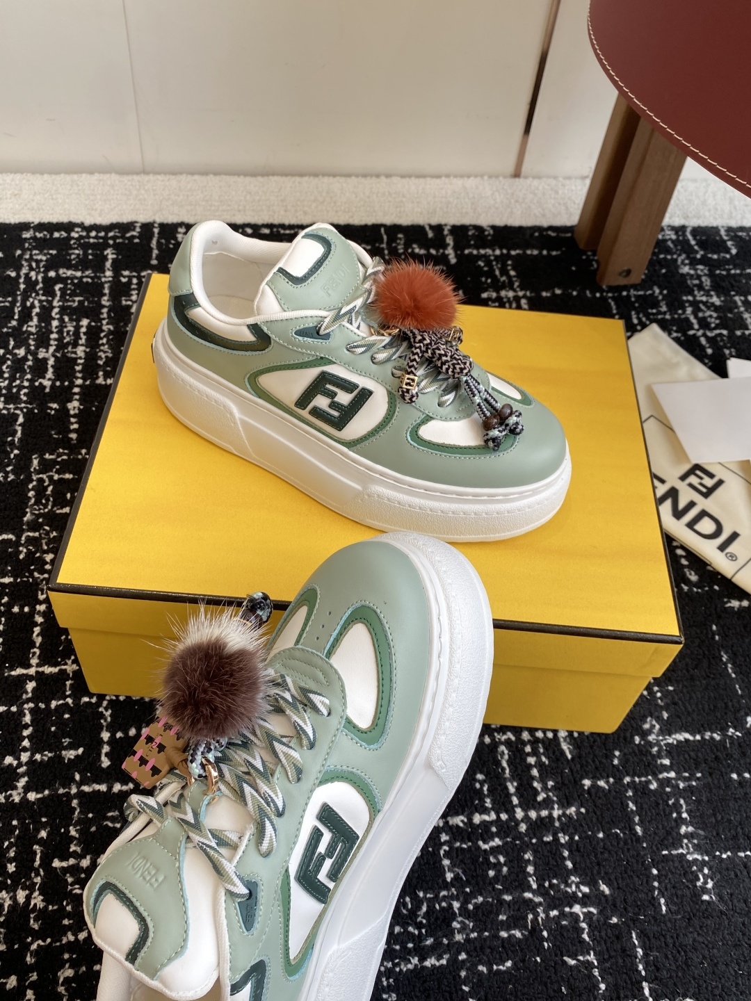 代购级
Fendi芬迪 25ss 厚底match系列 休闲 运动鞋
原版购入开发 做货 设计师Kim