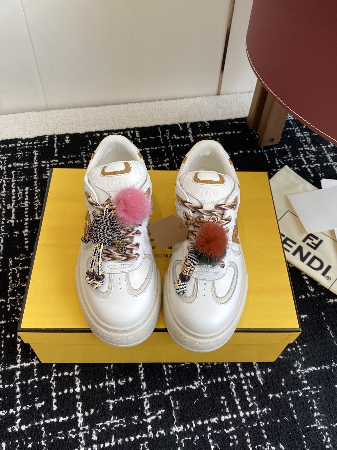 代购级
Fendi芬迪 25ss 厚底match系列 休闲 运动鞋
原版购入开发 做货 设计师Kim