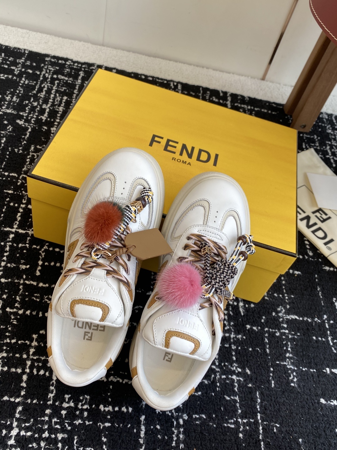 代购级
Fendi芬迪 25ss 厚底match系列 休闲 运动鞋
原版购入开发 做货 设计师Kim