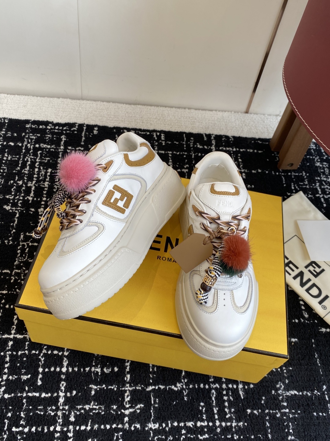 代购级
Fendi芬迪 25ss 厚底match系列 休闲 运动鞋
原版购入开发 做货 设计师Kim