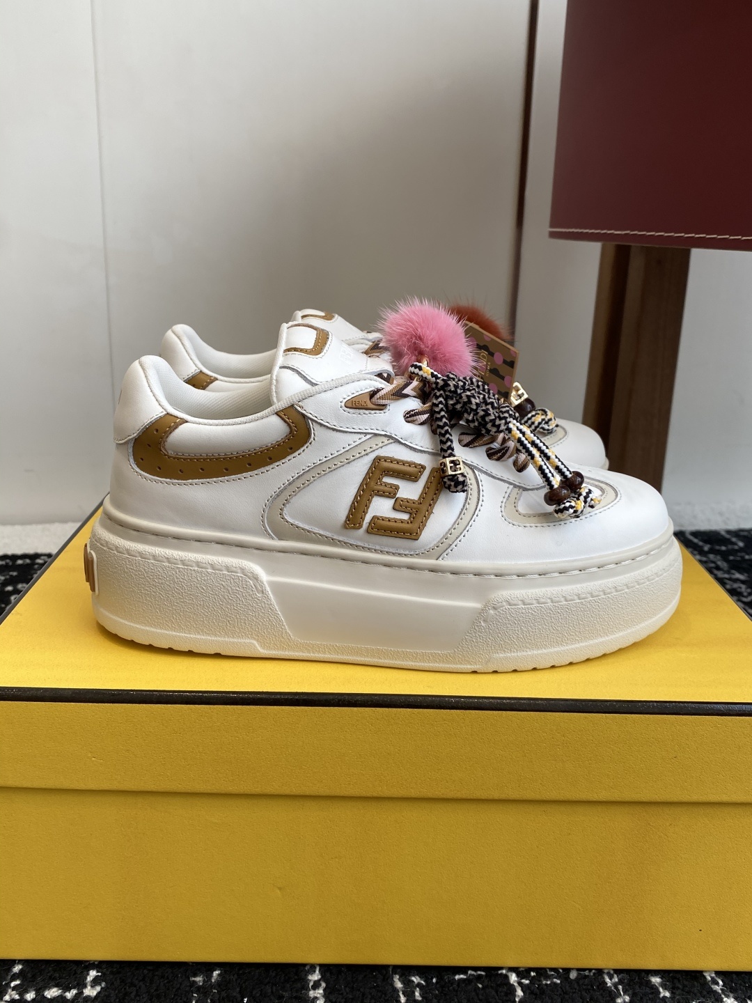 代购级
Fendi芬迪 25ss 厚底match系列 休闲 运动鞋
原版购入开发 做货 设计师Kim