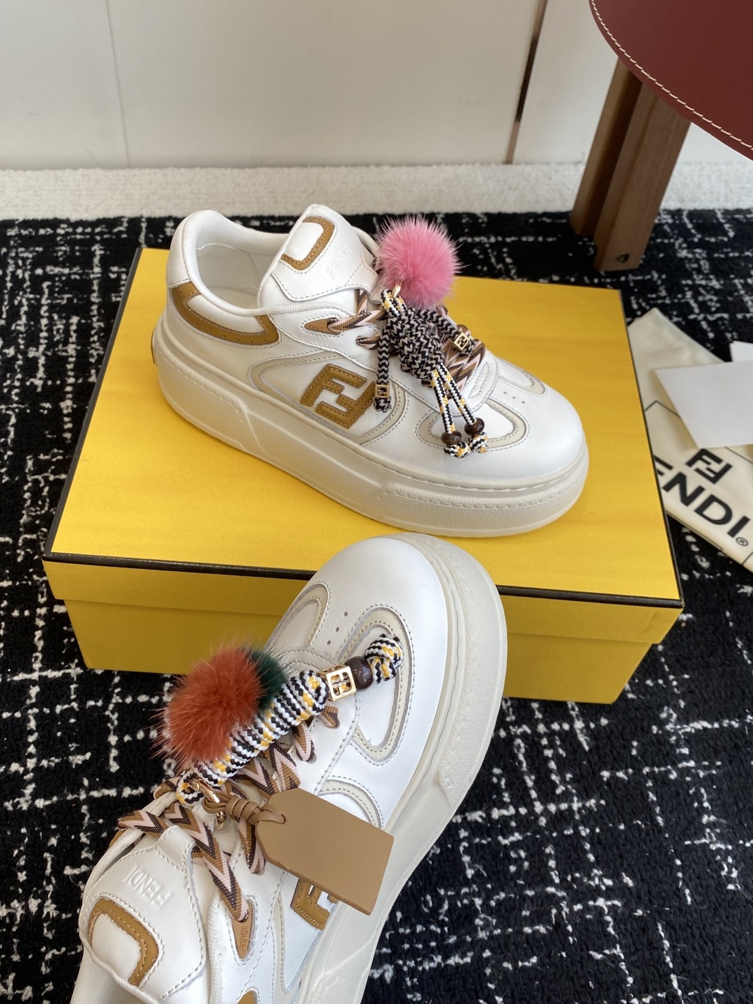 代购级
Fendi芬迪 25ss 厚底match系列 休闲 运动鞋
原版购入开发 做货 设计师Kim