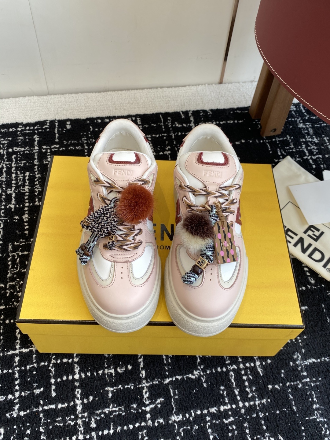 代购级
Fendi芬迪 25ss 厚底match系列 休闲 运动鞋
原版购入开发 做货 设计师Kim