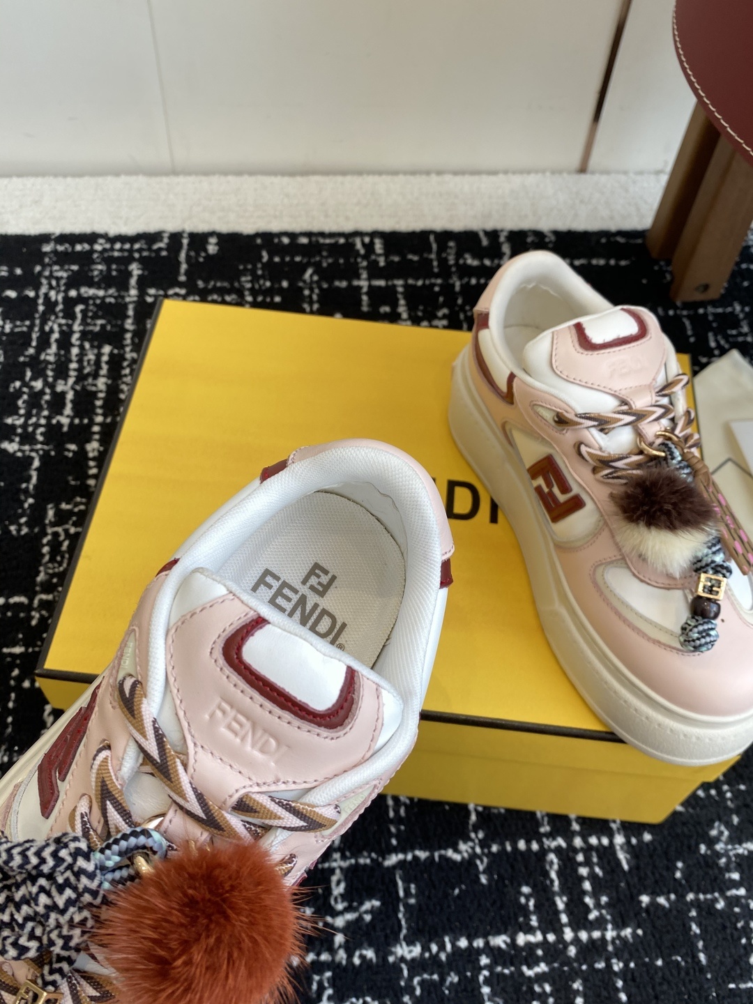 代购级
Fendi芬迪 25ss 厚底match系列 休闲 运动鞋
原版购入开发 做货 设计师Kim
