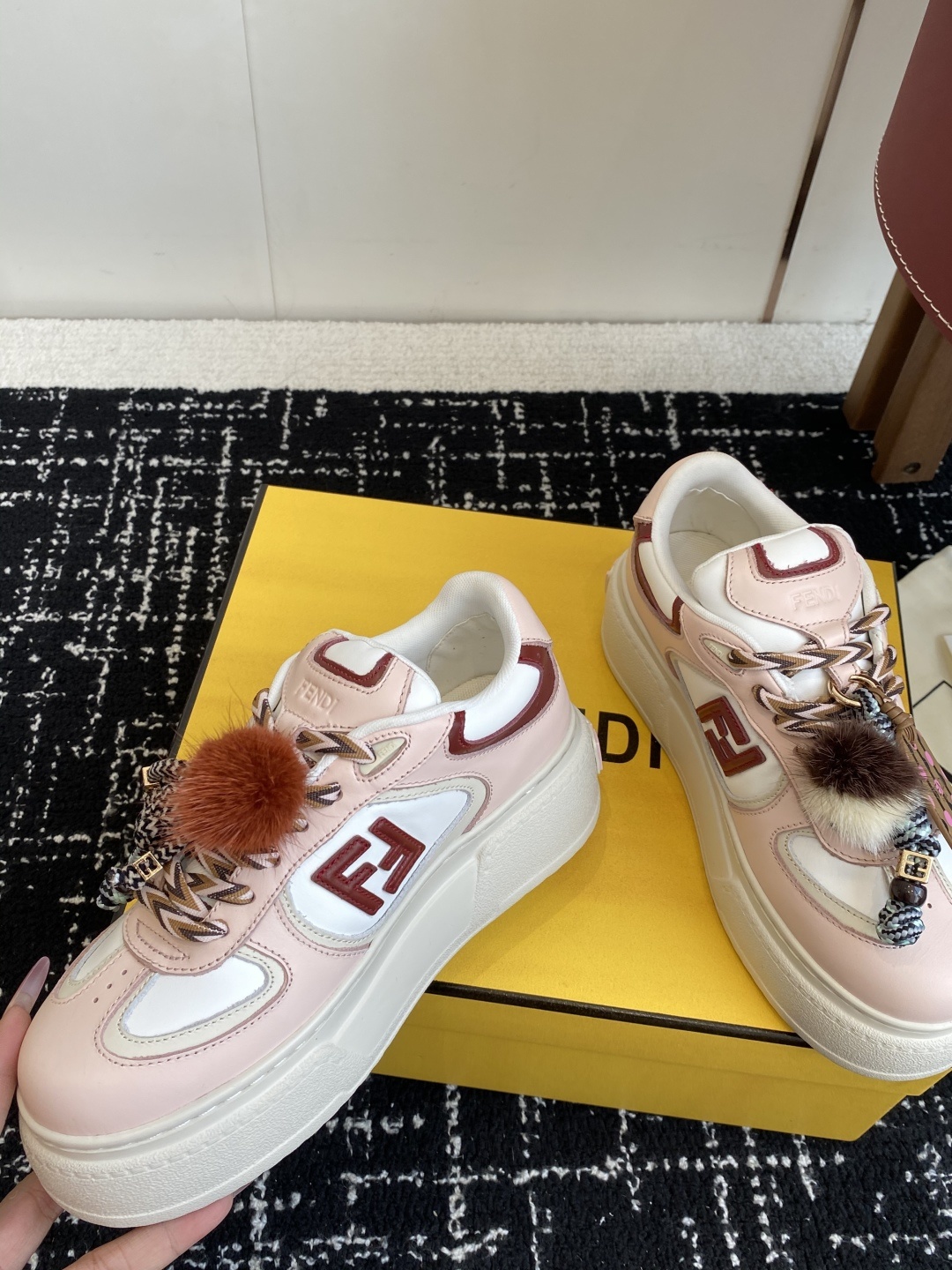 代购级
Fendi芬迪 25ss 厚底match系列 休闲 运动鞋
原版购入开发 做货 设计师Kim