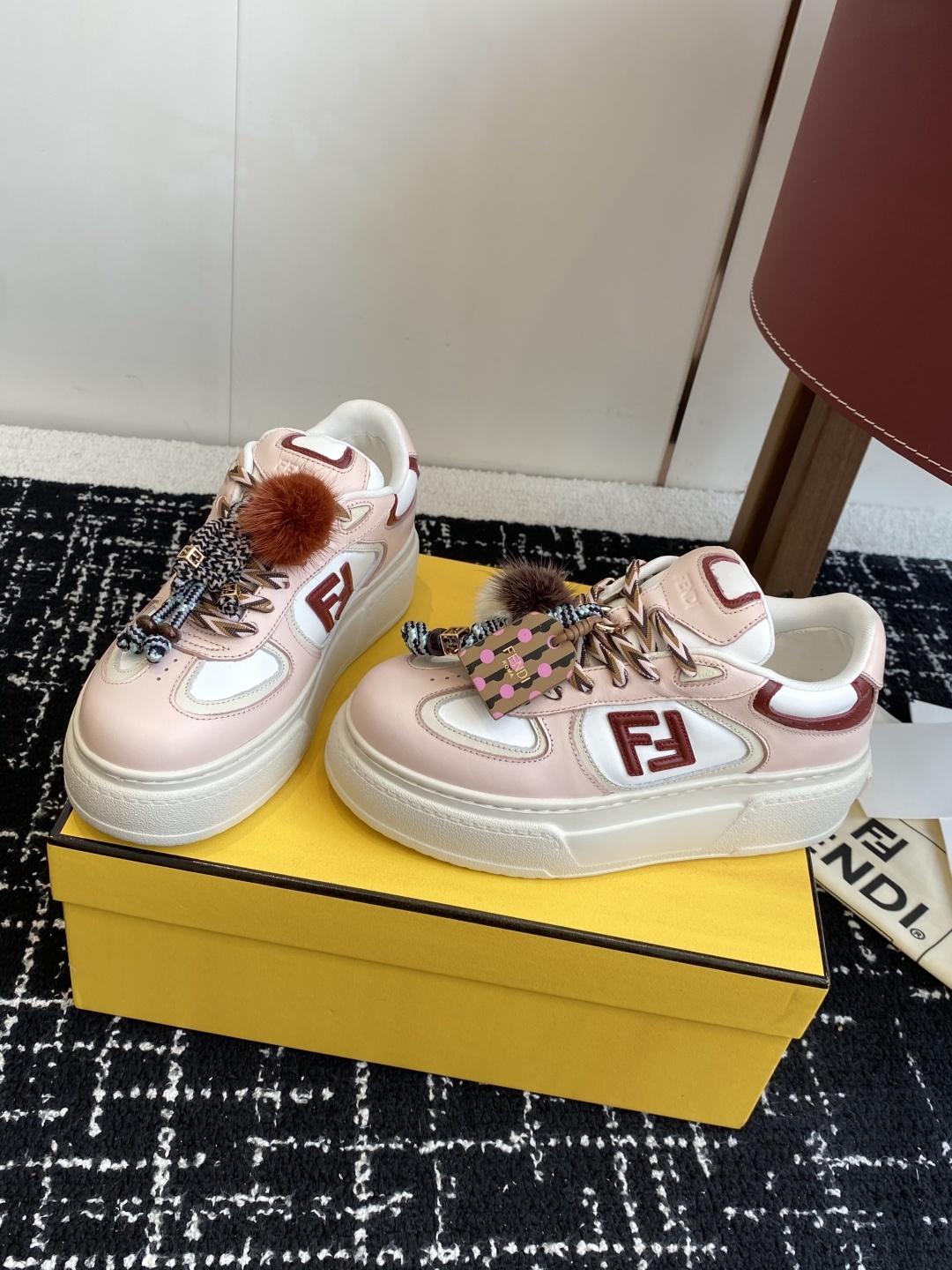 代购级
Fendi芬迪 25ss 厚底match系列 休闲 运动鞋
原版购入开发 做货 设计师Kim