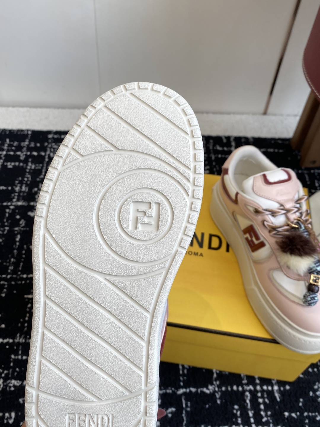 代购级
Fendi芬迪 25ss 厚底match系列 休闲 运动鞋
原版购入开发 做货 设计师Kim