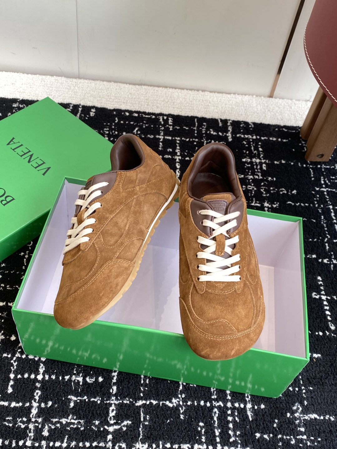 代购级 Bottega Veneta BV葆蝶家 25ss新款 情侣款 阿甘鞋 德训运动鞋
Sneake