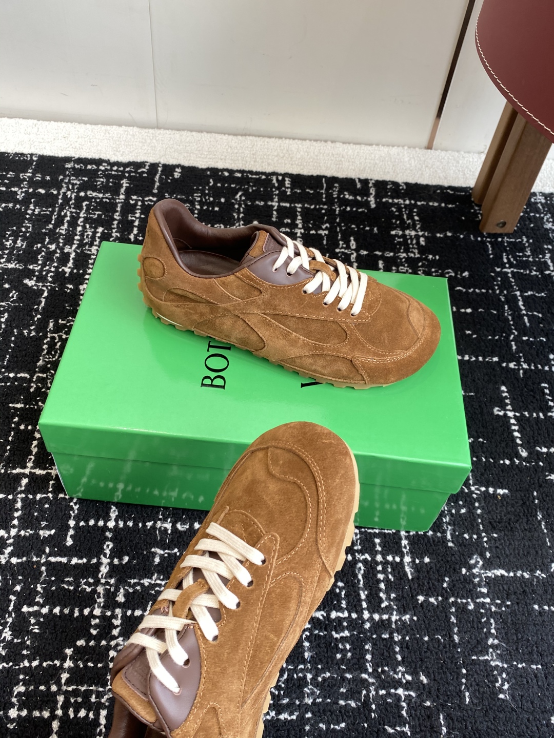 代购级 Bottega Veneta BV葆蝶家 25ss新款 情侣款 阿甘鞋 德训运动鞋
Sneake