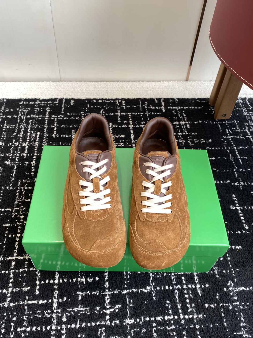 代购级 Bottega Veneta BV葆蝶家 25ss新款 情侣款 阿甘鞋 德训运动鞋
Sneake