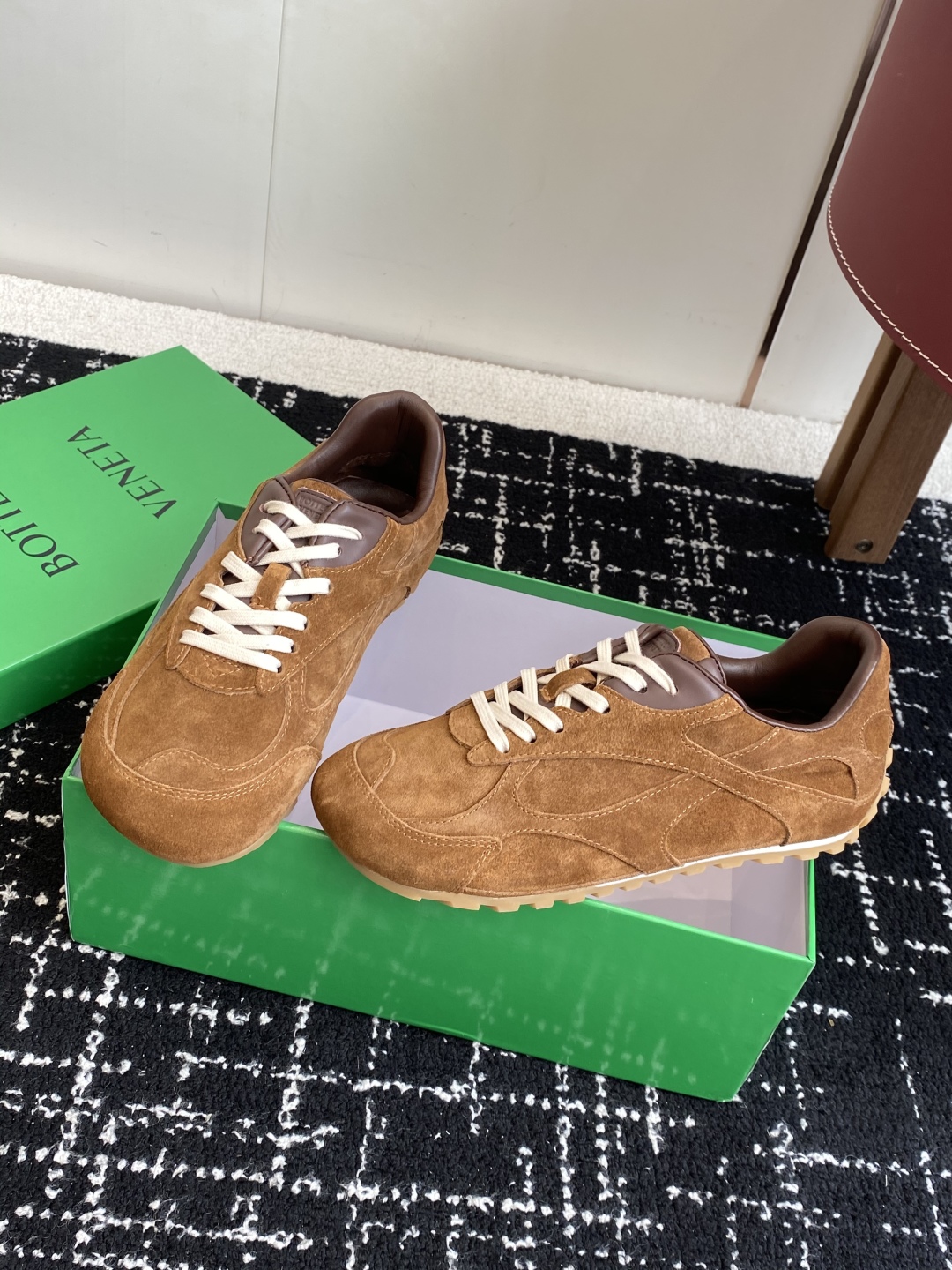 代购级 Bottega Veneta BV葆蝶家 25ss新款 情侣款 阿甘鞋 德训运动鞋
Sneake
