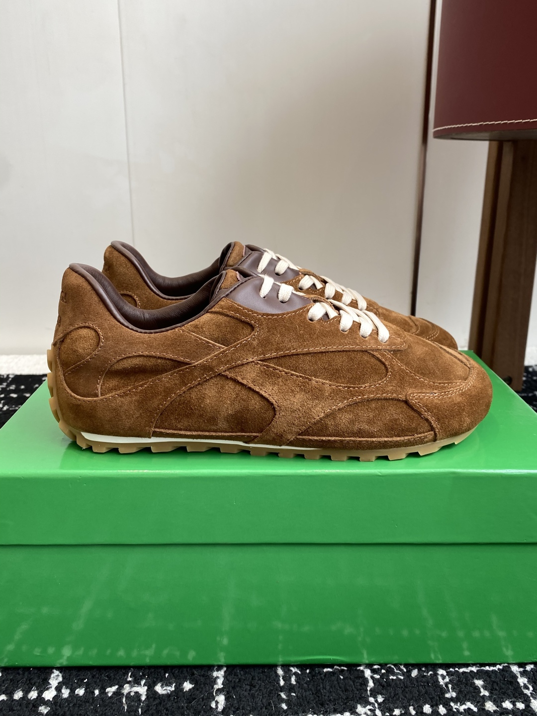 代购级 Bottega Veneta BV葆蝶家 25ss新款 情侣款 阿甘鞋 德训运动鞋
Sneake