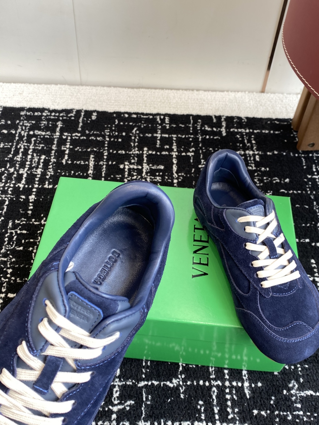 代购级 Bottega Veneta BV葆蝶家 25ss新款 情侣款 阿甘鞋 德训运动鞋
Sneake