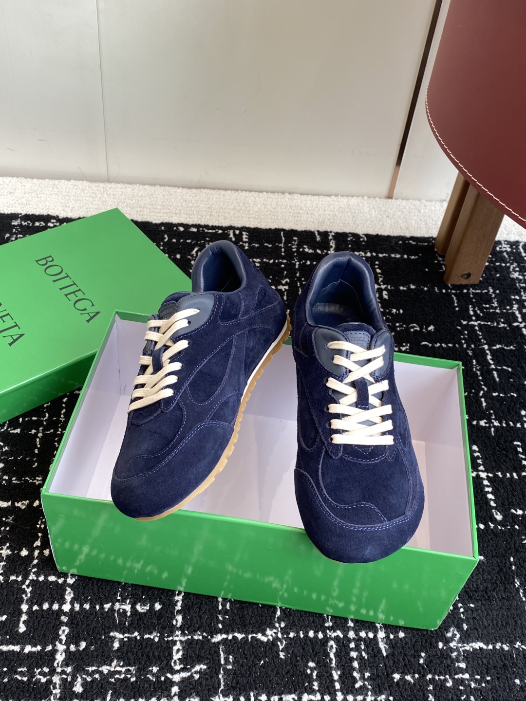 代购级 Bottega Veneta BV葆蝶家 25ss新款 情侣款 阿甘鞋 德训运动鞋
Sneake