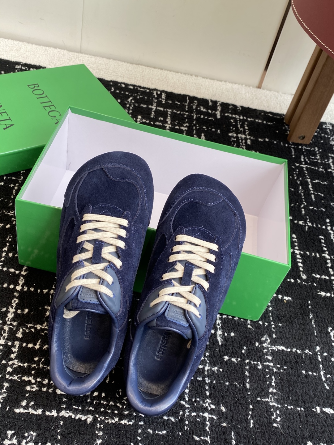 代购级 Bottega Veneta BV葆蝶家 25ss新款 情侣款 阿甘鞋 德训运动鞋
Sneake