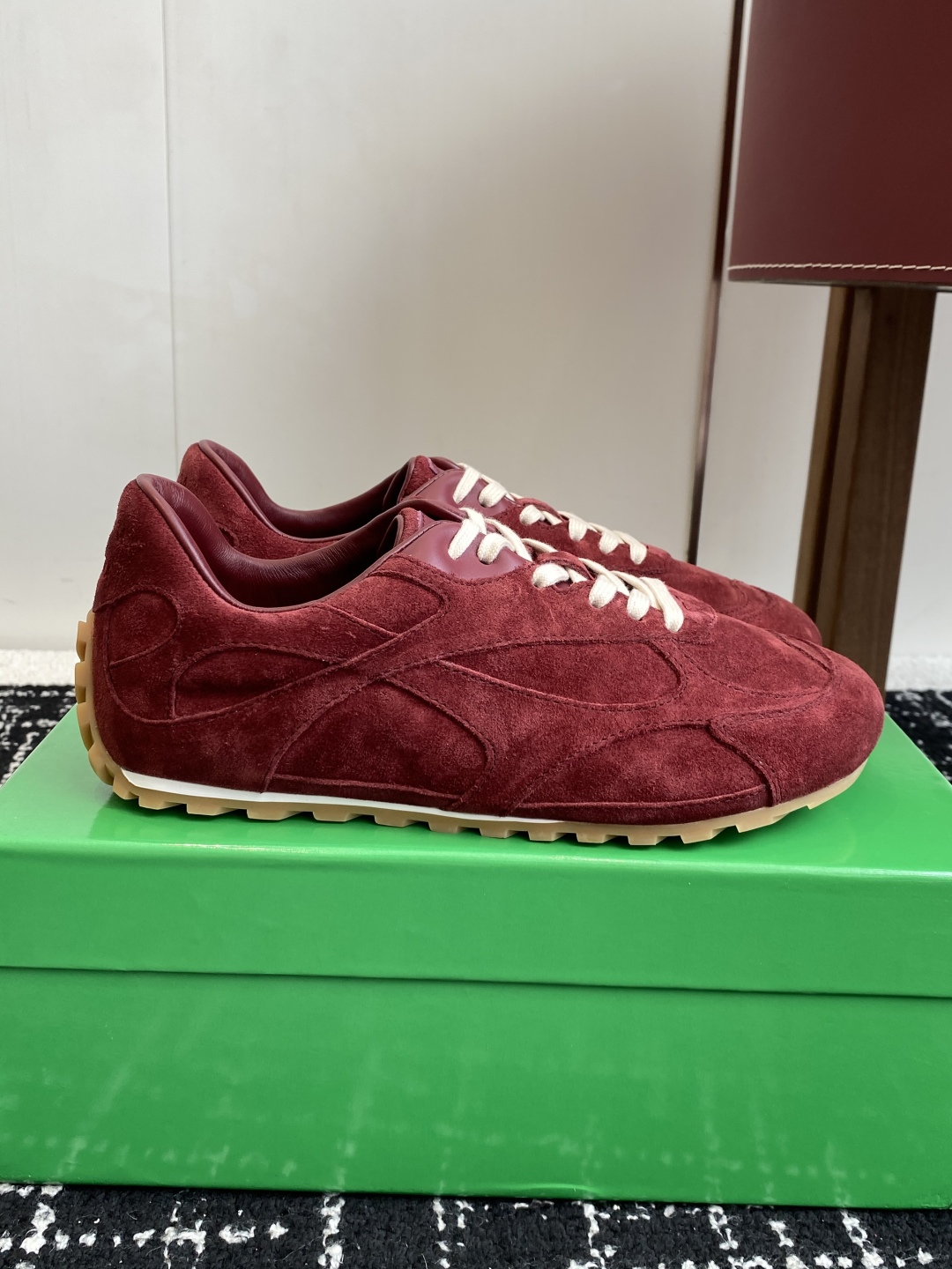 代购级 Bottega Veneta BV葆蝶家 25ss新款 情侣款 阿甘鞋 德训运动鞋
Sneake
