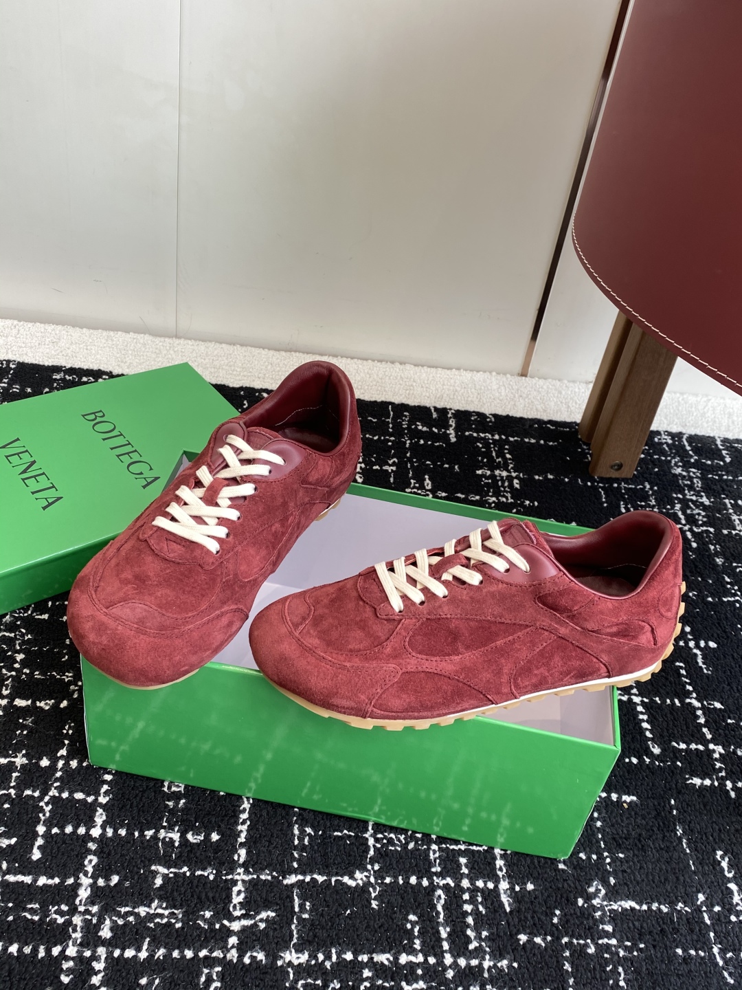 代购级 Bottega Veneta BV葆蝶家 25ss新款 情侣款 阿甘鞋 德训运动鞋
Sneake