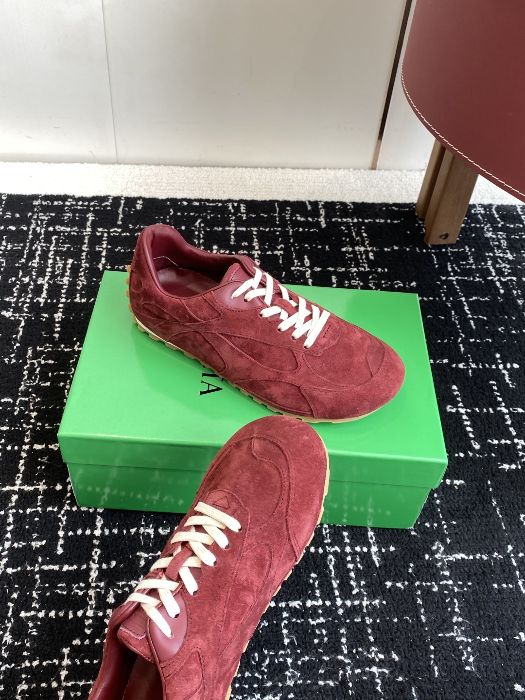 代购级 Bottega Veneta BV葆蝶家 25ss新款 情侣款 阿甘鞋 德训运动鞋
Sneake