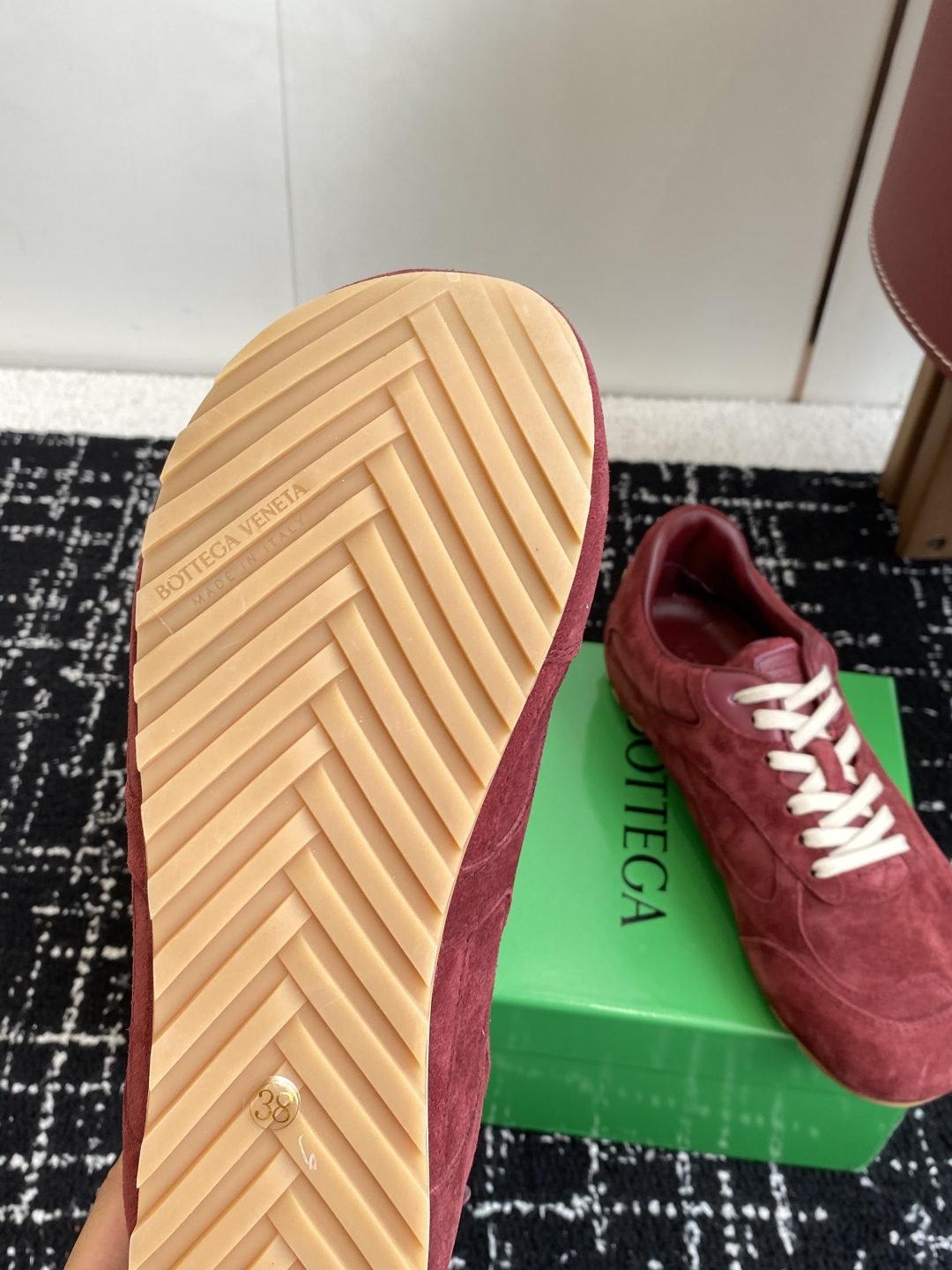 代购级 Bottega Veneta BV葆蝶家 25ss新款 情侣款 阿甘鞋 德训运动鞋
Sneake