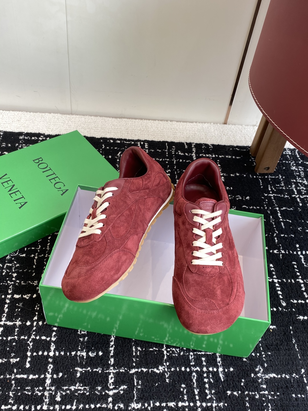 代购级 Bottega Veneta BV葆蝶家 25ss新款 情侣款 阿甘鞋 德训运动鞋
Sneake