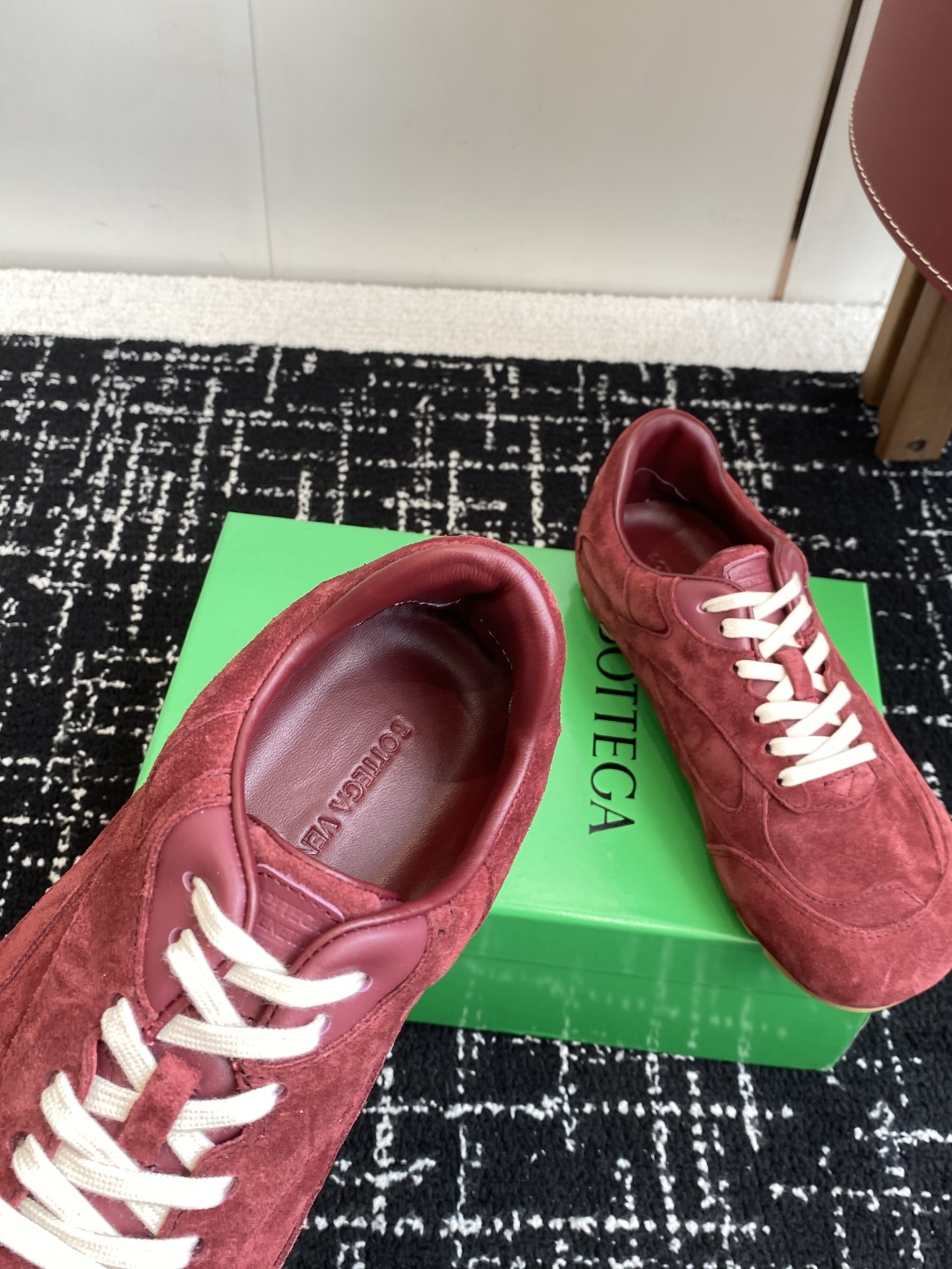 代购级 Bottega Veneta BV葆蝶家 25ss新款 情侣款 阿甘鞋 德训运动鞋
Sneake