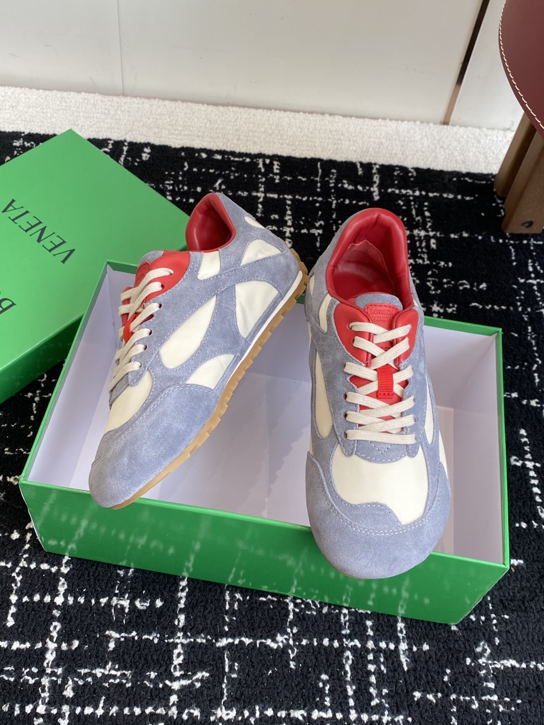 代购级 Bottega Veneta BV葆蝶家 25ss新款 情侣款 阿甘鞋 德训运动鞋
Sneake