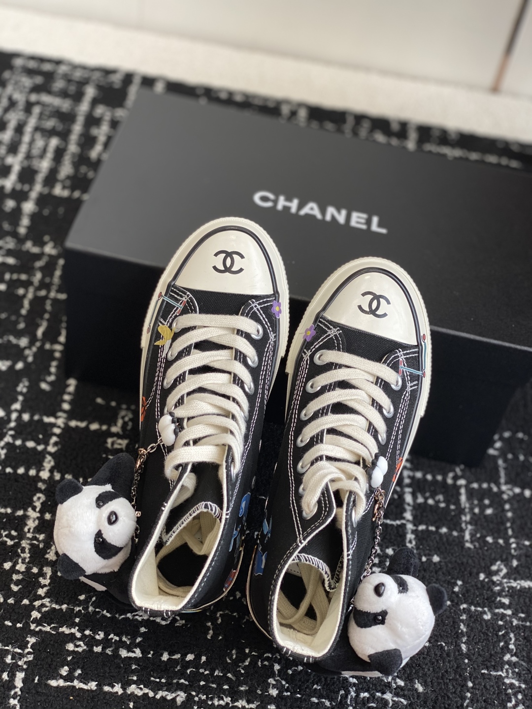 代购级Chanel小香2025ss最新休闲鞋，目前超级流行的帆布鞋 
网红明星小红书狂追热推 发售蠢萌可