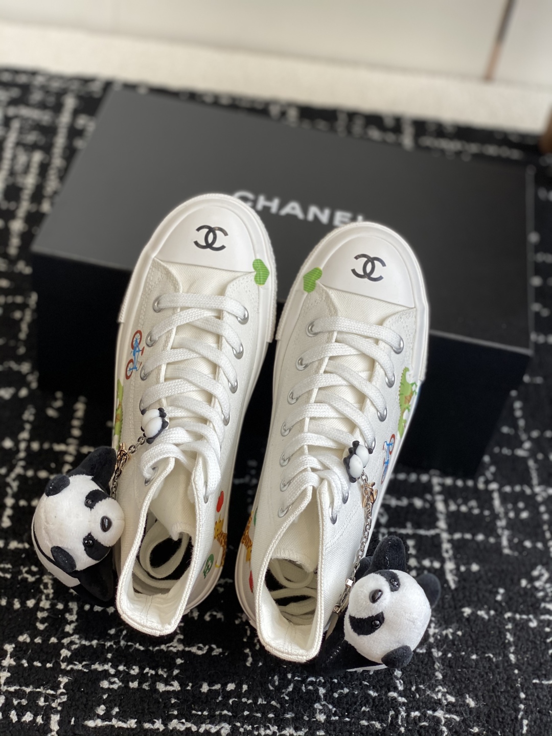 代购级Chanel小香2025ss最新休闲鞋，目前超级流行的帆布鞋 
网红明星小红书狂追热推 发售蠢萌可