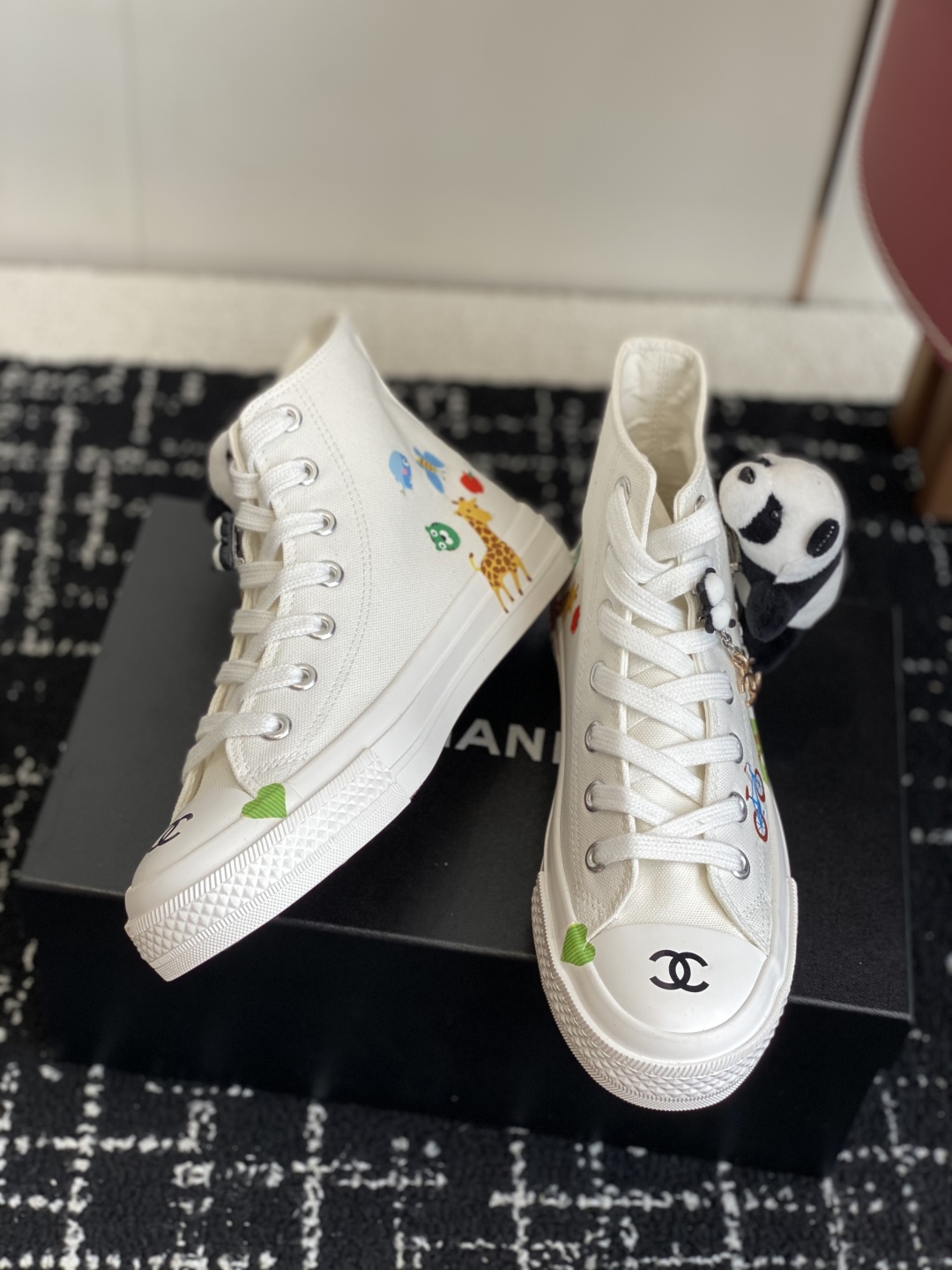 代购级Chanel小香2025ss最新休闲鞋，目前超级流行的帆布鞋 
网红明星小红书狂追热推 发售蠢萌可