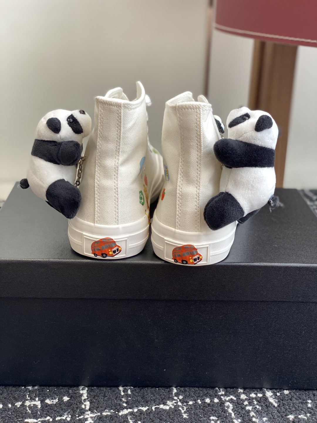 代购级Chanel小香2025ss最新休闲鞋，目前超级流行的帆布鞋 
网红明星小红书狂追热推 发售蠢萌可
