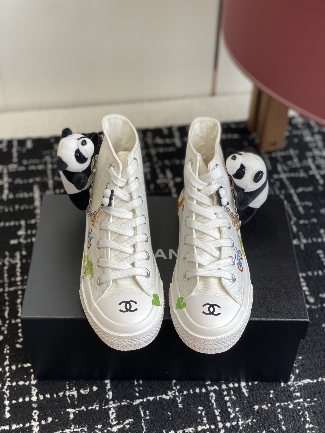 代购级Chanel小香2025ss最新休闲鞋，目前超级流行的帆布鞋 
网红明星小红书狂追热推 发售蠢萌可