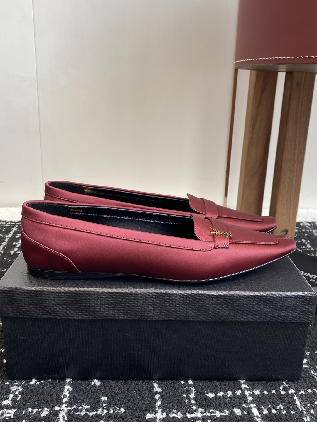 代购级Saint Laurent 圣罗兰 25 ss秋冬平底秋冬单鞋 
宝藏时髦单品 众多明星超模追捧，