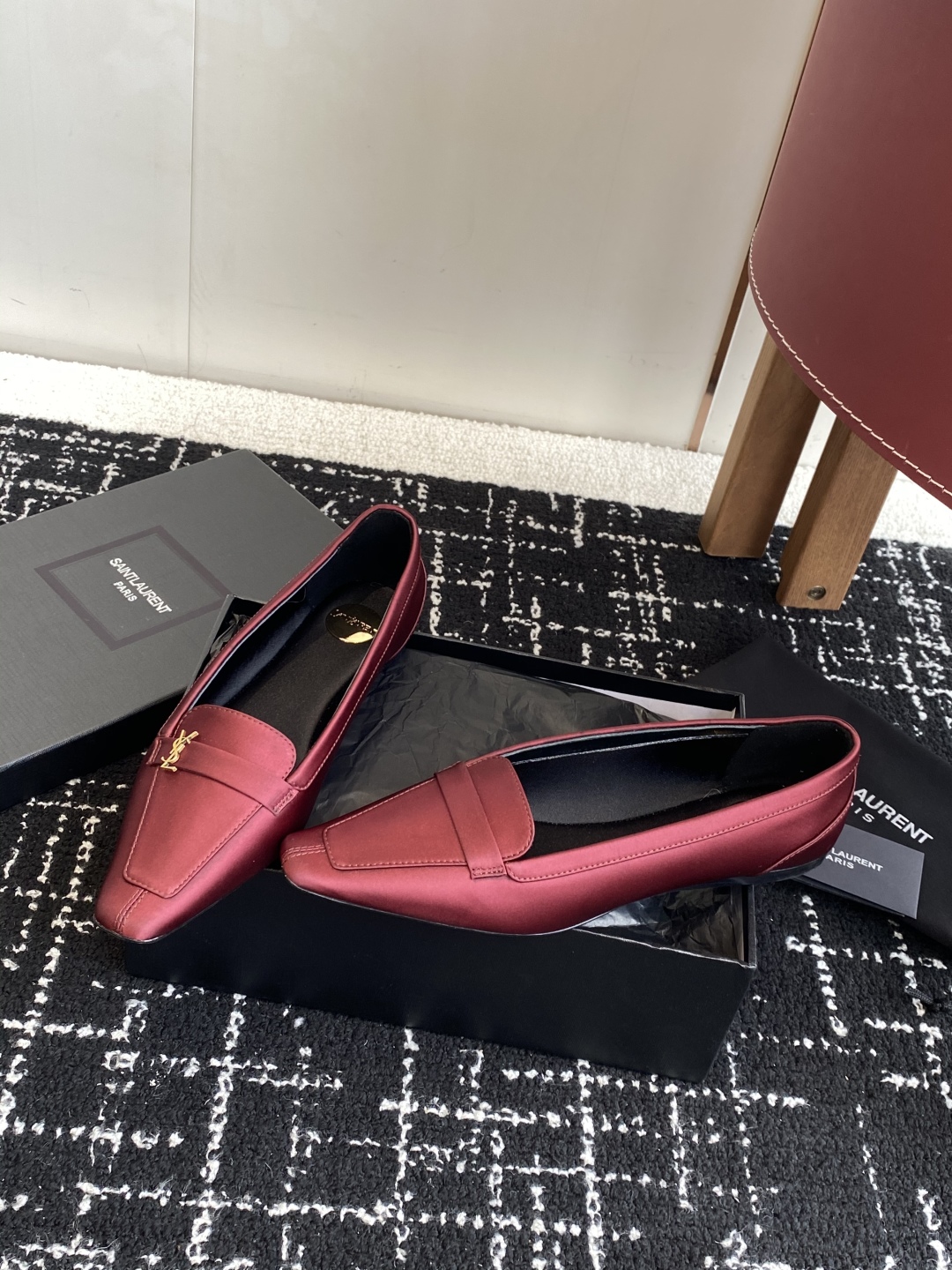 代购级Saint Laurent 圣罗兰 25 ss秋冬平底秋冬单鞋 
宝藏时髦单品 众多明星超模追捧，