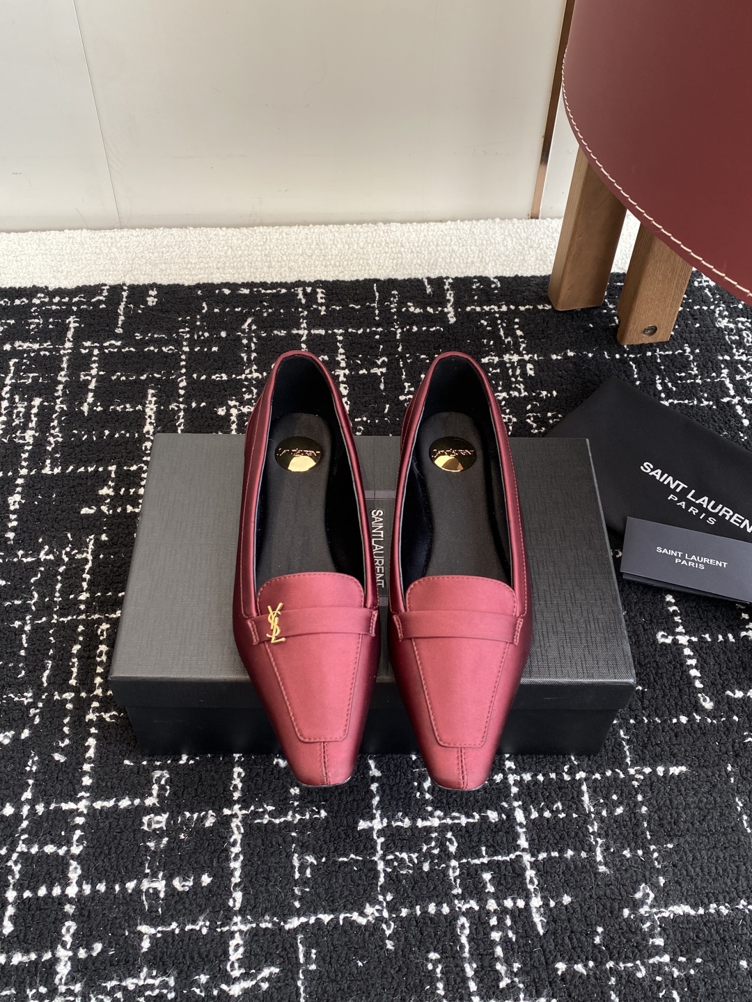 代购级Saint Laurent 圣罗兰 25 ss秋冬平底秋冬单鞋 
宝藏时髦单品 众多明星超模追捧，