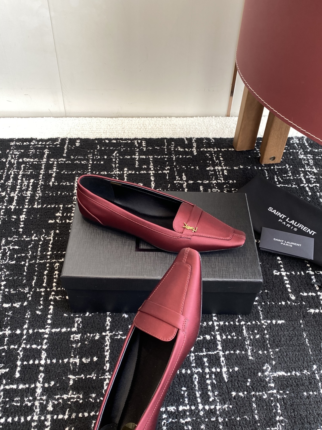 代购级Saint Laurent 圣罗兰 25 ss秋冬平底秋冬单鞋 
宝藏时髦单品 众多明星超模追捧，