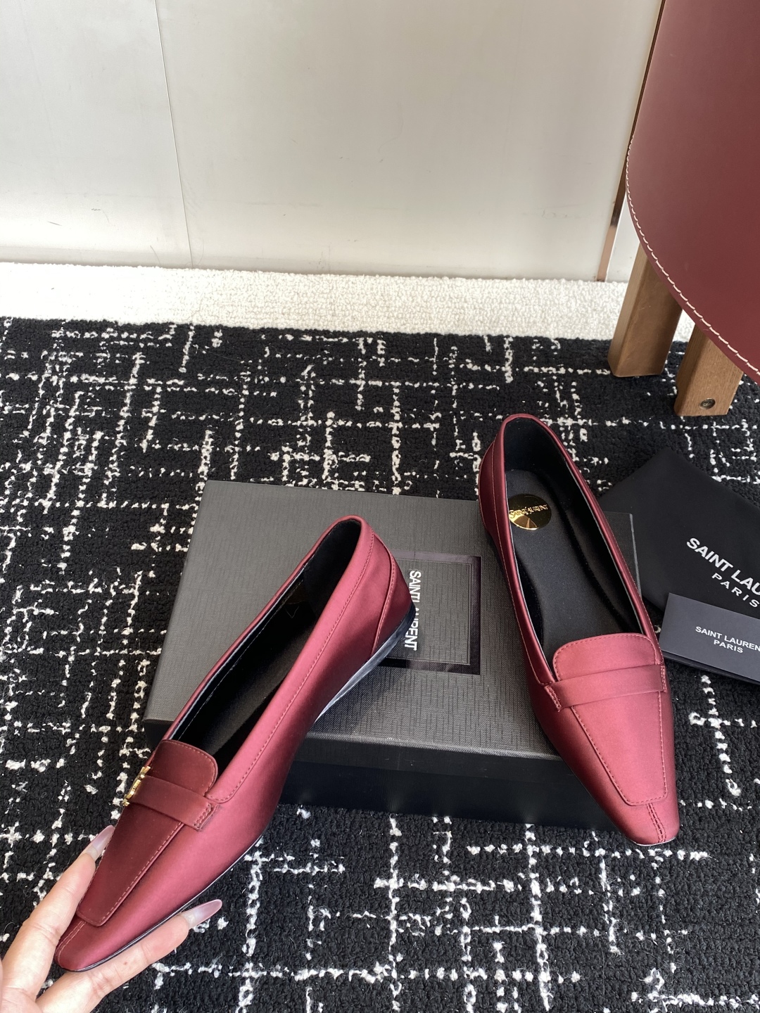 代购级Saint Laurent 圣罗兰 25 ss秋冬平底秋冬单鞋 
宝藏时髦单品 众多明星超模追捧，