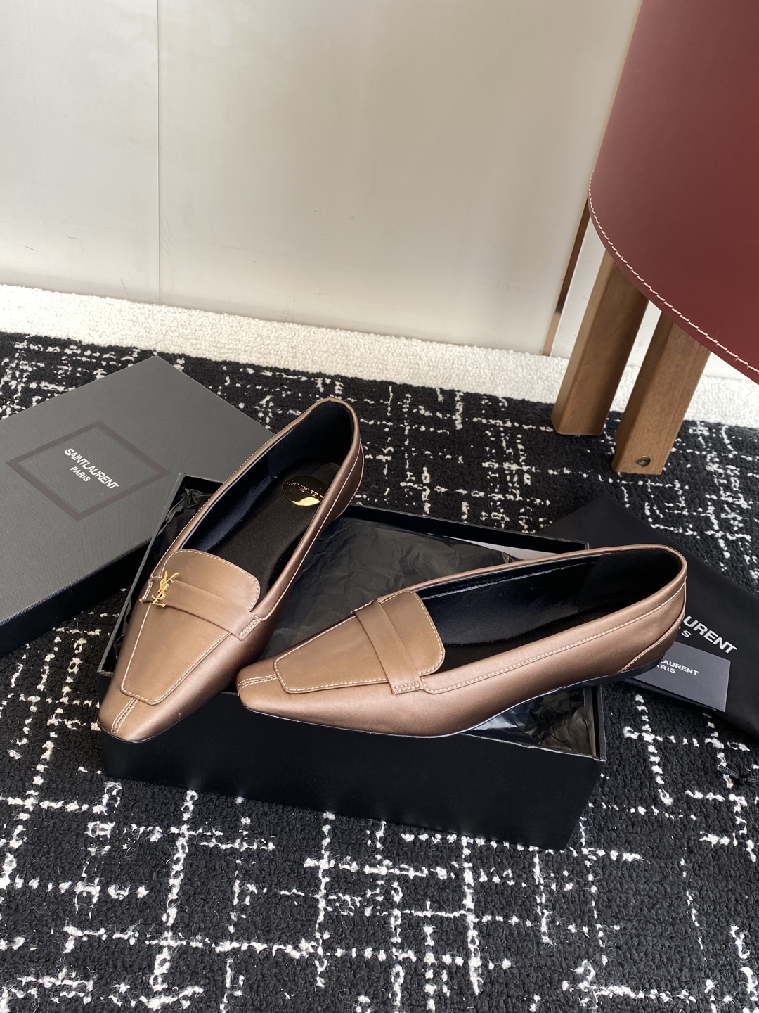 代购级Saint Laurent 圣罗兰 25 ss秋冬平底秋冬单鞋 
宝藏时髦单品 众多明星超模追捧，