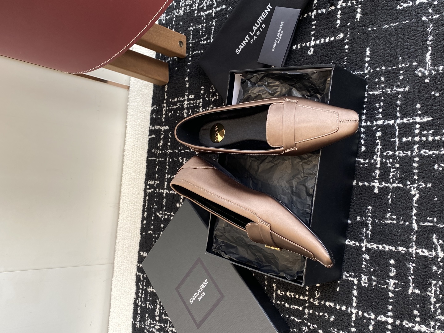 代购级Saint Laurent 圣罗兰 25 ss秋冬平底秋冬单鞋 
宝藏时髦单品 众多明星超模追捧，