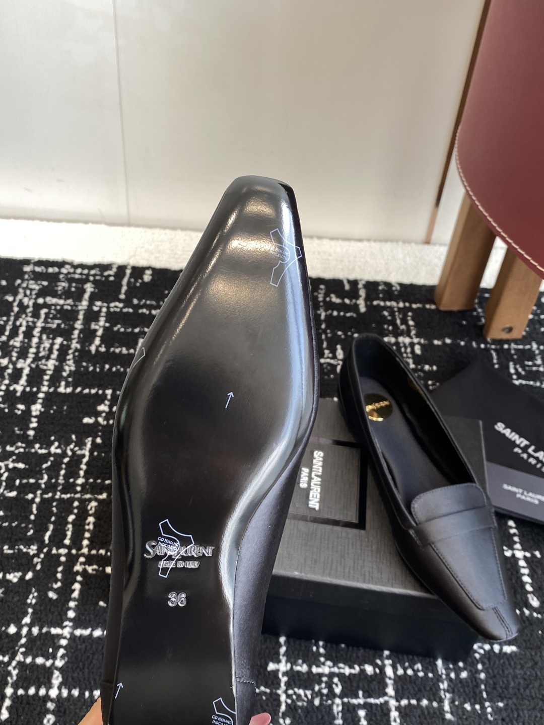 代购级Saint Laurent 圣罗兰 25 ss秋冬平底秋冬单鞋 
宝藏时髦单品 众多明星超模追捧，
