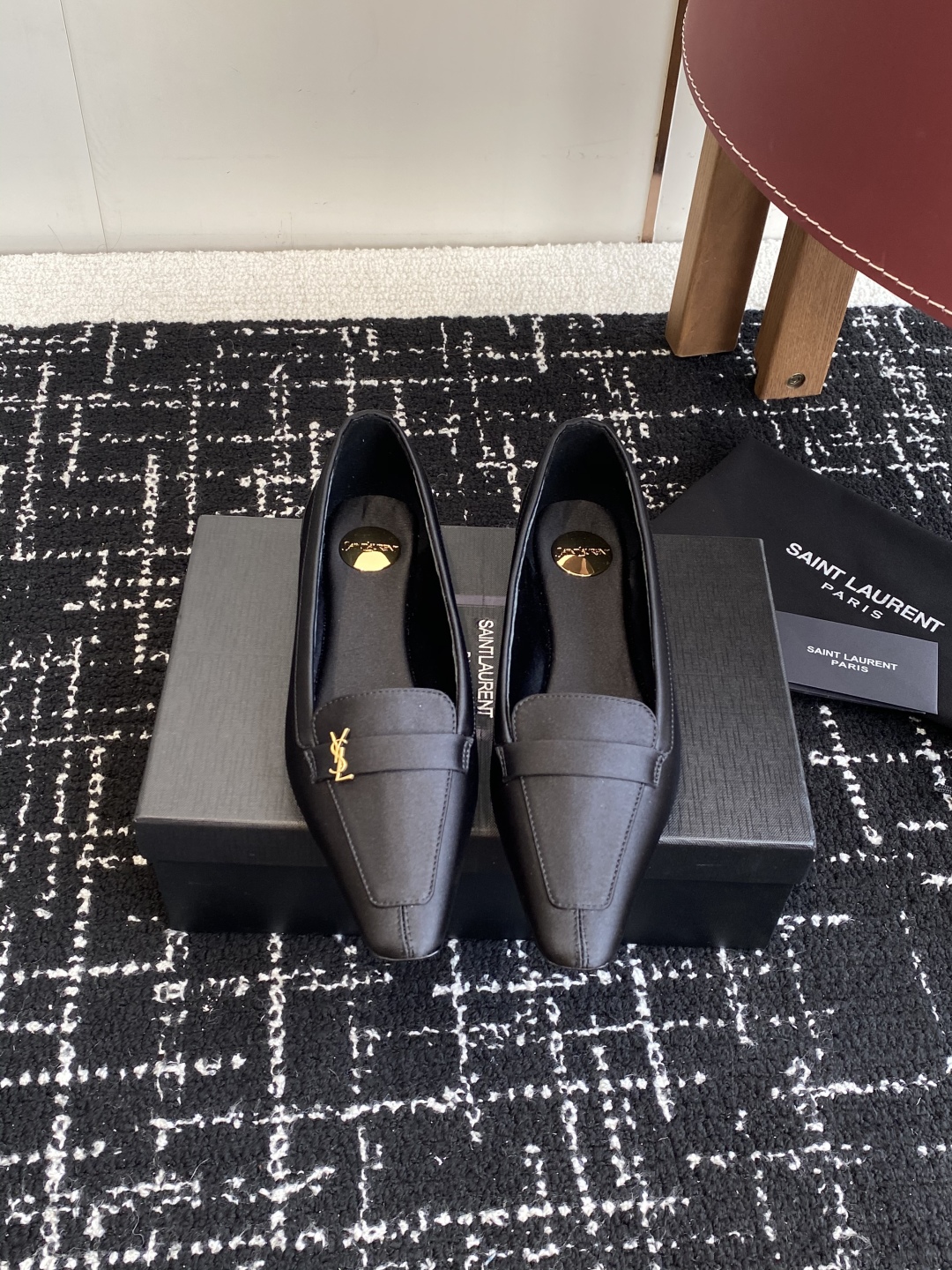 代购级Saint Laurent 圣罗兰 25 ss秋冬平底秋冬单鞋 
宝藏时髦单品 众多明星超模追捧，