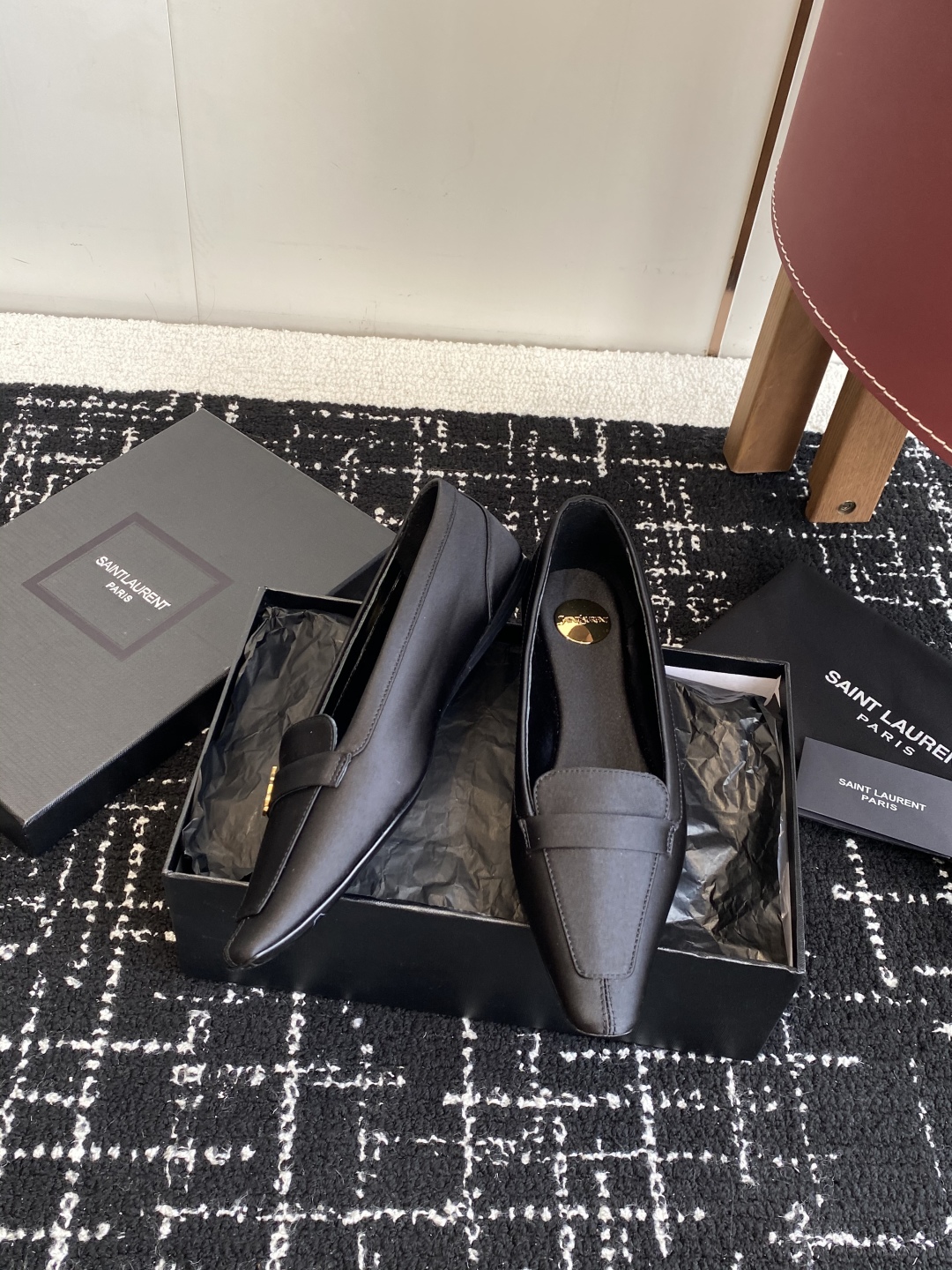 代购级Saint Laurent 圣罗兰 25 ss秋冬平底秋冬单鞋 
宝藏时髦单品 众多明星超模追捧，