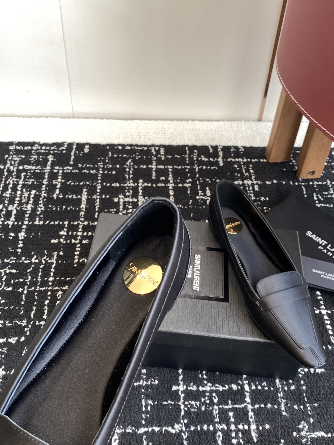 代购级Saint Laurent 圣罗兰 25 ss秋冬平底秋冬单鞋 
宝藏时髦单品 众多明星超模追捧，