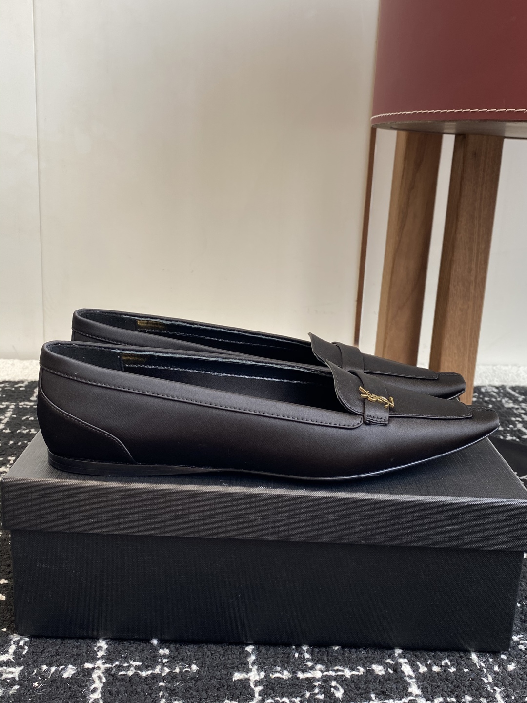 代购级Saint Laurent 圣罗兰 25 ss秋冬平底秋冬单鞋 
宝藏时髦单品 众多明星超模追捧，